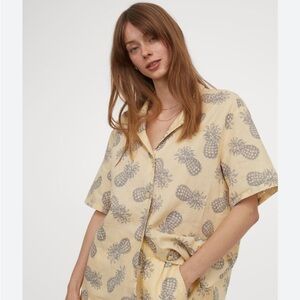 H&M linen blend vacation shirt pineapple print size XS oversized